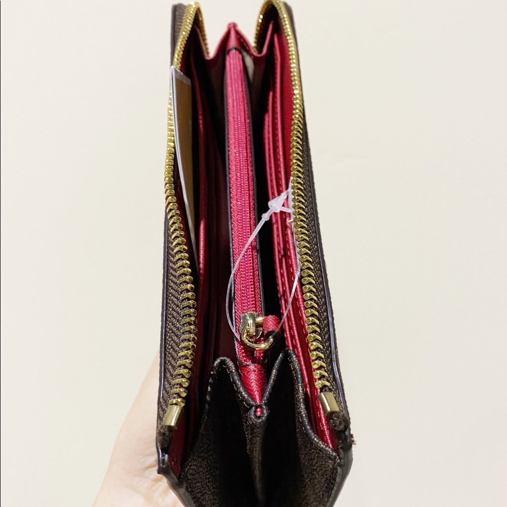 GabysBags👜💕-Michael Kors zip round Large Wallet - Picture 3 of 7